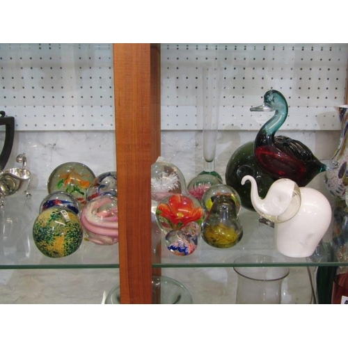 484 - PAPERWEIGHTS, collection of 12 assorted paperweights including elephant paperweight and Mdina, also ... 