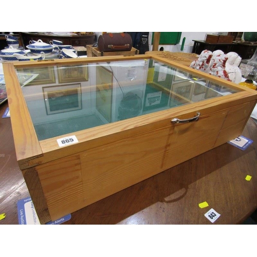 865 - TABLE TOP GLASS DISPLAY CABINET, pine framed glazed cabinet, 70cm width