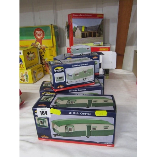 164 - 00 SCALE MODELS, 3 boxed Hornby models; The Country Farm Outhouse, Country Farm Tractor Shed, Countr... 