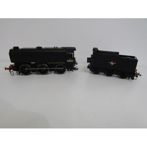 172 - HORNBY RAILWAYS, boxed 00 gauge DEC ready class QI locomotive, R2537