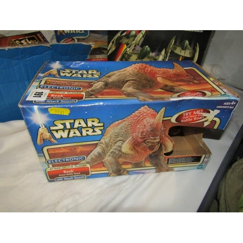 191 - STAR WARS, electronic Attack of the Clones Reek, box of Star Wars Galaxy Collector magazines(some in... 
