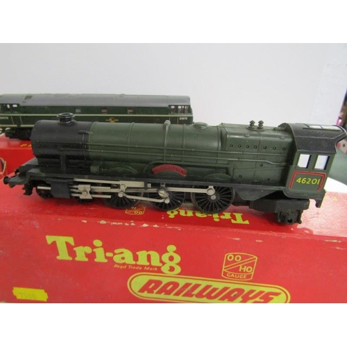 204 - TRIANG RAILWAYS, boxed OO -HO gauge diesel dummyend, Traing Railways electric loco, Triang Hornby go... 