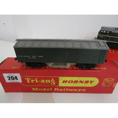 204 - TRIANG RAILWAYS, boxed OO -HO gauge diesel dummyend, Traing Railways electric loco, Triang Hornby go... 