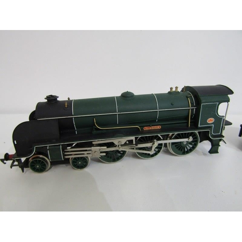 205 - HORNBY RAILWAYS, boxed 00 gauge locomotive with tender, boxed SR Battle of Britain locomotive 