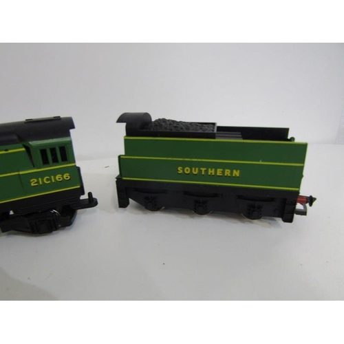 205 - HORNBY RAILWAYS, boxed 00 gauge locomotive with tender, boxed SR Battle of Britain locomotive 