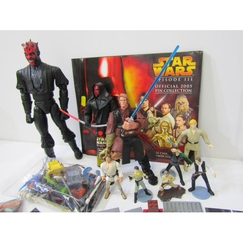 234 - STAR WARS, mixed crate of Star Wars accessories, pin badges, fag bog weapons & a few featured figure... 