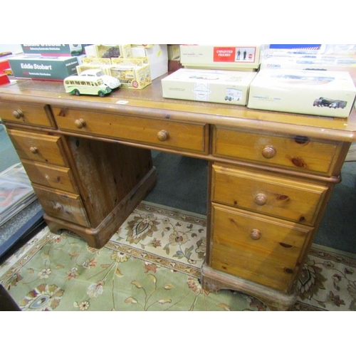 985 - MODERN PINE KNEE HOLE DESK