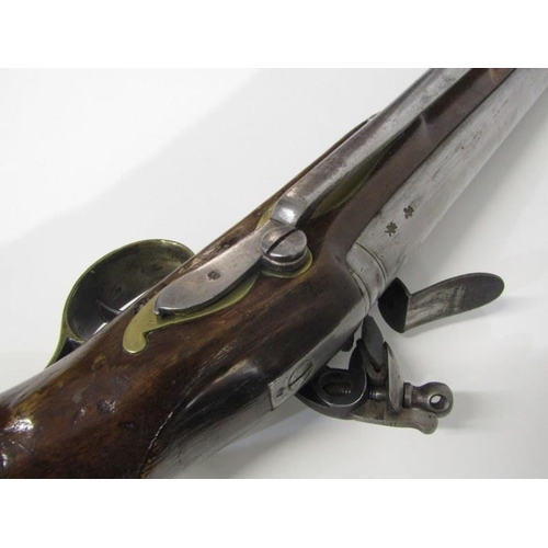 405 - EARLY 19th CENTURY FLINTLOCK PISTOL, long Sea service flintlock pistol with walnut stock, circa 1800... 