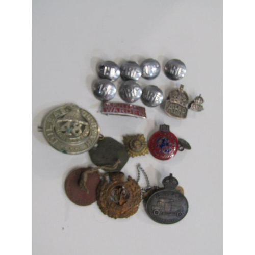 427 - MILITARY BUTTONS & BADGES, WWI RNAF tank badge, ARP buttons, cap badges, etc