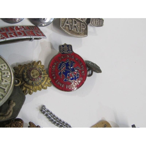 427 - MILITARY BUTTONS & BADGES, WWI RNAF tank badge, ARP buttons, cap badges, etc