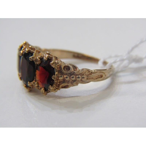 60 - VINTAGE 3 STONE GARNET RING, 9ct yellow gold ring, set 3 graduated garnets, size M/N