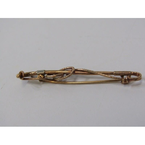 239 - HUNTING BAR BROOCH, 9ct yellow gold brooch in the form of a hunters whip 6cms length, 4.8 grams