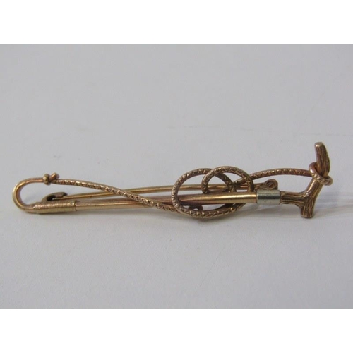 239 - HUNTING BAR BROOCH, 9ct yellow gold brooch in the form of a hunters whip 6cms length, 4.8 grams