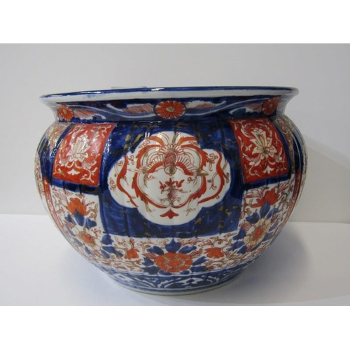 40 - ORIENTAL CERAMICS, Imari ribbed bodied jardiniere, 30cm diameter