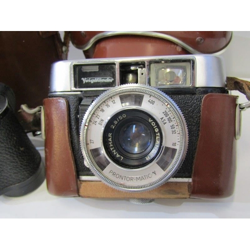 69 - PHOTOGRAPHY, Voigtlander dynamatic camera, with also leather cased Zeiss prismatic binoculars 8x30