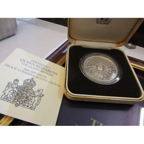 46 - GUERNSEY SILVER PROOF £5, 2011 QEII Guernsey silver proof £5 with gold appointments, boxed with CoA ... 