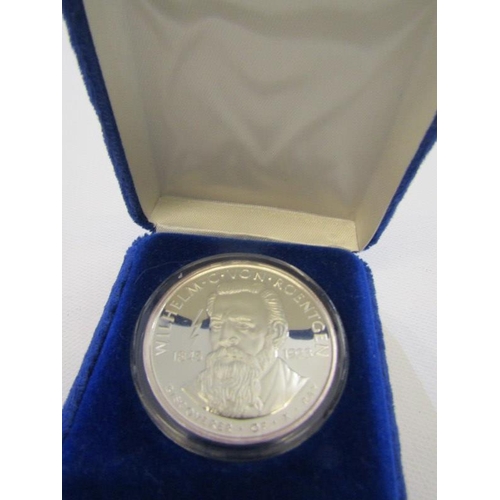 78 - Fine silver medal, celebrating Wilhelm Roentgen 1845-1923 discovery of X-Rays.   One ounce of .9999 ... 