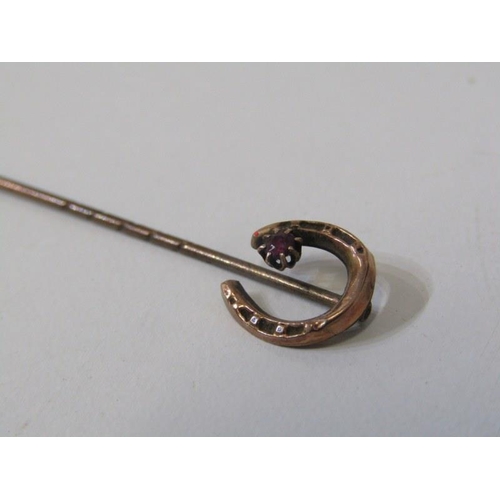 49 - 9ct GOLD ITEMS, including heart padlock clasp, single cuff link and horse shoe pin, 4.7 grams combin... 