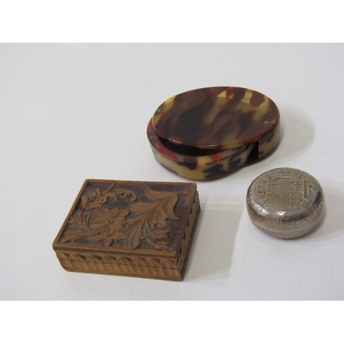 59 - TREEN STAMP BOX, novelty coin pill box and vintage horn magnifier