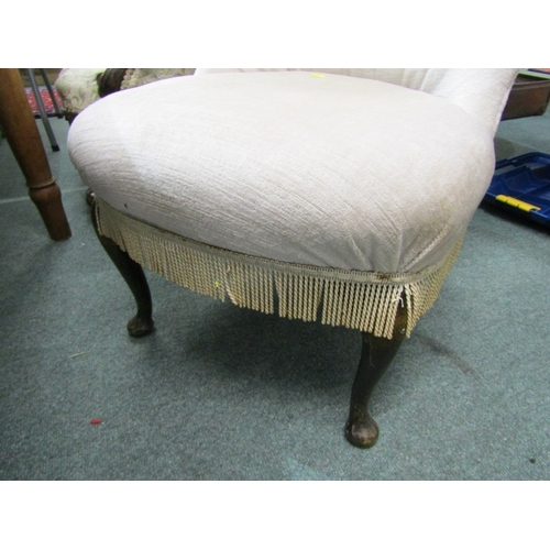 772 - VINTAGE BUTTON BACK easy chair