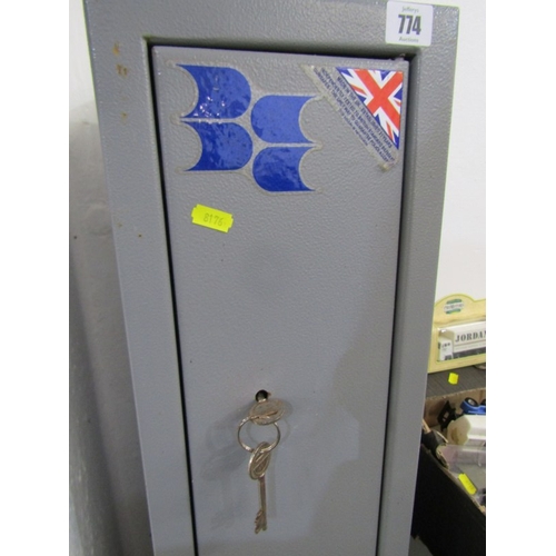 774 - METAL GUN CABINET WITH KEYS