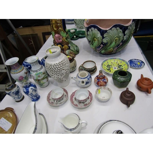 38 - ORIENTAL CERAMICS, collection of mainly Chinese ceramics and pottery, including pair of ginger jars ... 