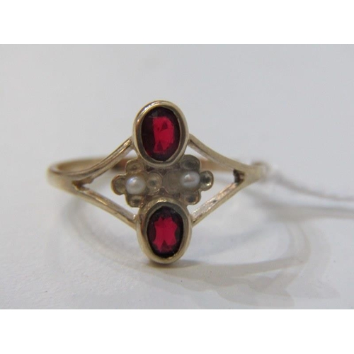 21 - 9ct YELLOW GOLD GARNET & SEED PEARL DECO DESIGN RING, size M/N