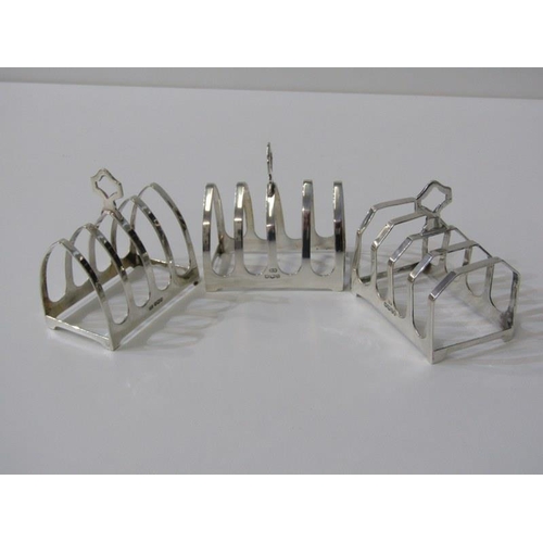 221 - SILVER TOAST RACKS, a pair of 4 section lancet designed toast racks, marked E Viner, Sheffield HM, 1... 