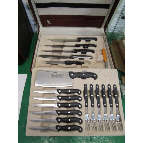 125 - CASED STEAK KNIFE SET