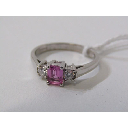 157 - PINK SAPPHIRE & DIAMOND RING, 18ct white gold ring set central pink sapphire flanked by 2 diamonds, ... 