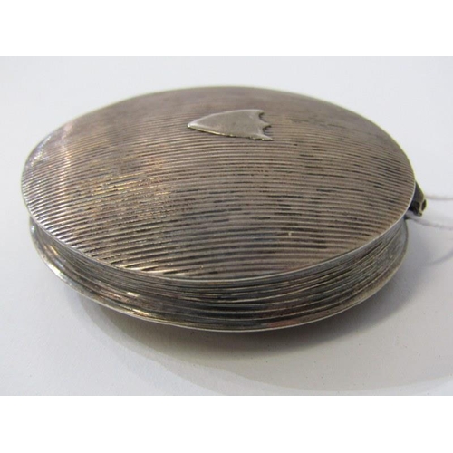 169 - SILVER PILL/SNUFF BOX, a Dutch circular silver pill box with lined decoration, 22grms