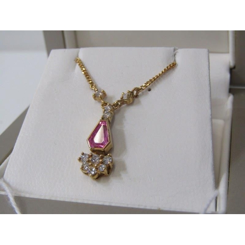 188 - DIAMOND & PINK SAPPHIRE PENDANT, 18ct yellow gold pendant set a main pink sapphire with a diamond cl... 