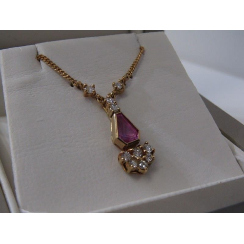 188 - DIAMOND & PINK SAPPHIRE PENDANT, 18ct yellow gold pendant set a main pink sapphire with a diamond cl... 