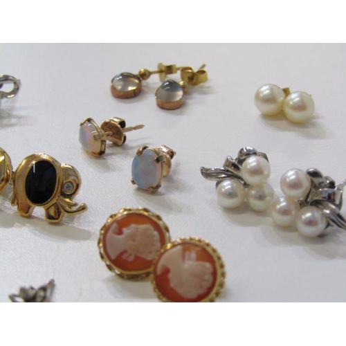 203 - ASSORTED EARRINGS, selection of gold, yellow metal and other earrings, including pearl stud earrings... 