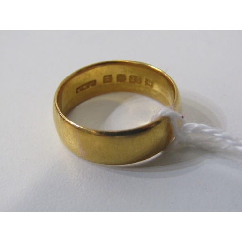 240 - GOLD BAND RING, 22ct yellow gold band ring, size O, 7.5 grams