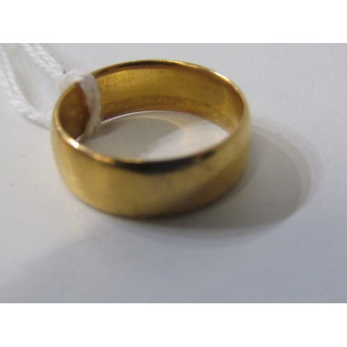 240 - GOLD BAND RING, 22ct yellow gold band ring, size O, 7.5 grams