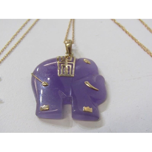 251 - EASTERN JEWELLERY, lavender jade pendant in form of an elephant, gold mount, on a fine link 10k gold... 