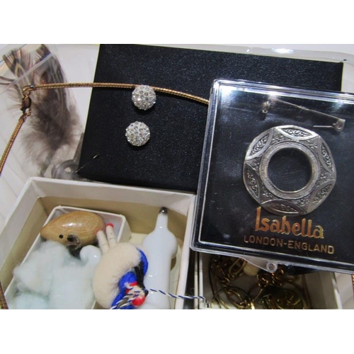 326 - COSTUME JEWELLERY, 2 trays of costume jewellery including brooches, vintage watch, rings, bangles, s... 