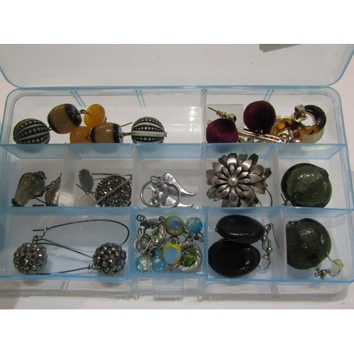 333 - EARRING COLLECTION, collection of assorted earrings and pendants in 4 plastic containers