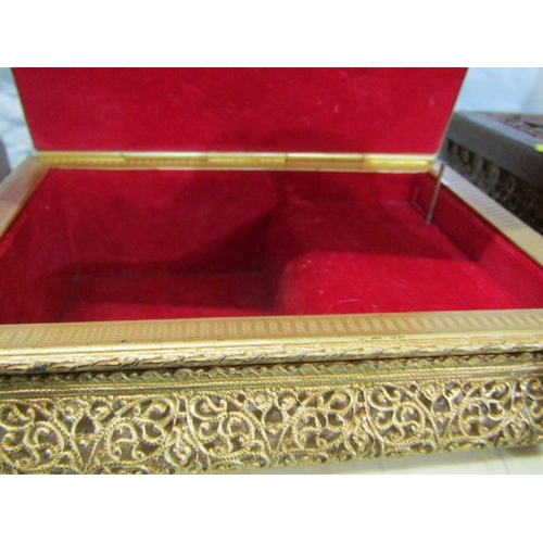 334 - JEWELLERY BOXES, collection of 4 assorted jewellery boxes including an Eastern jewellery box, mother... 