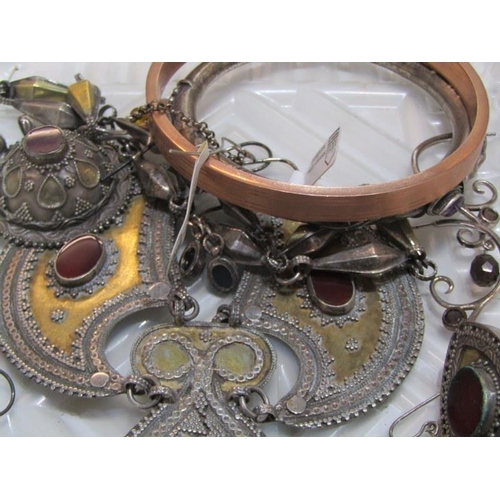 340 - EASTERN DESIGN JEWELLERY, 2 stone set bangles,  similar necklace and earrings, also other bangles, e... 