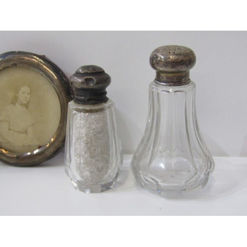 381 - MINIATURE CIRCULAR PHOTO FRAME, a smelling salt bottle, condiment bottle & miniature silver coffee p... 