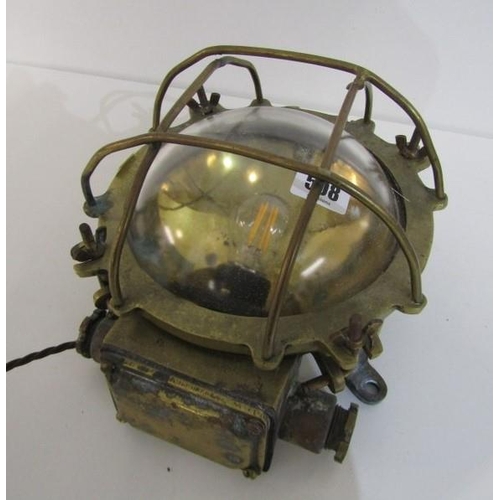 508 - MARITIME, Vintage brass bulk head light fitting