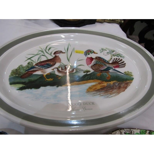 554 - CLARICE CLIFF, 4 Clarice Cliff fruit decorated plates, Port Meirion 