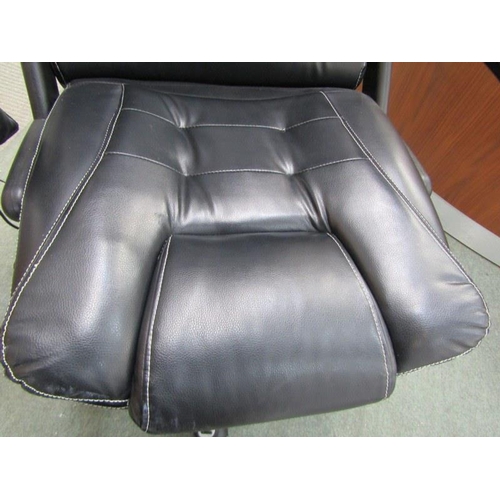 560 - ELECTRIC OFFICE CHAIR, black leather effect swivel office chair, with vibrating seat and back