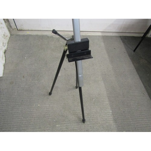 460 - ARTIST EASEL, a modern aluminium framed artist folding easel