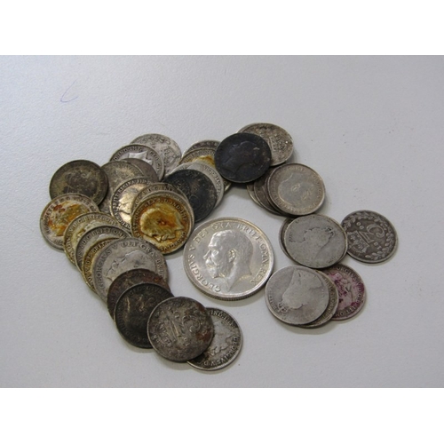 32 - Pre-1920 silver shilling in high grade, sixpence & threepences x 36 (57 grams) together with a small... 