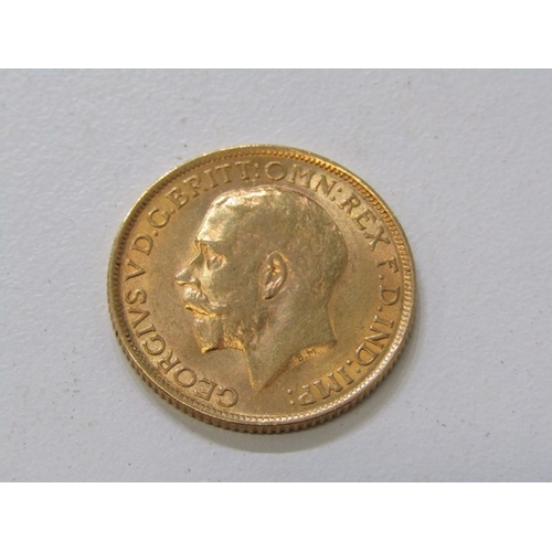 65 - Gold 1912 George V sovereign, London Mint in high grade (7.97 grams)