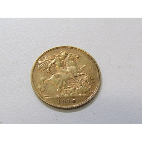 66 - Gold 1910 Edward VII half sovereign, London Mint in high grade (7.98 grams)