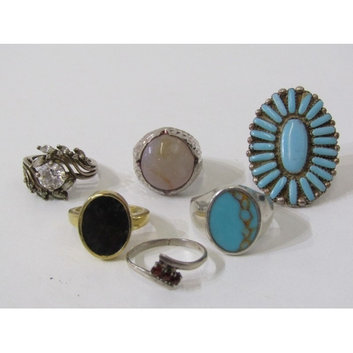 236 - SILVER AND SILVER GILT RINGS, 5 assorted silver and silver gilt rings, either stone set or set with ... 